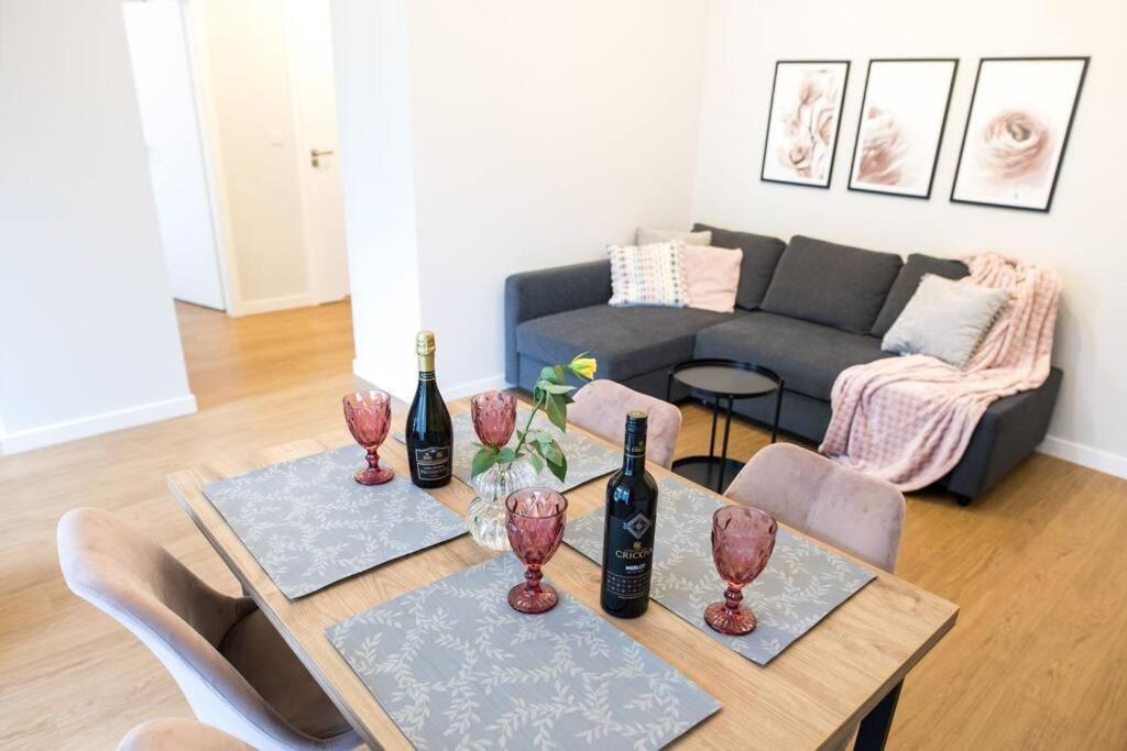 Nowoczesny Apartament Dabska Arena / Parking Krakau Buitenkant foto